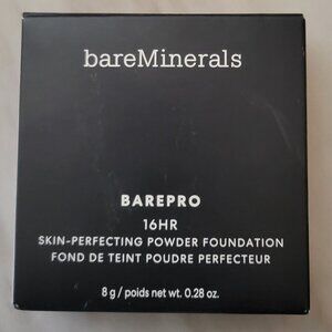 The BareMinerals BarePro 16-Hour Skin-Perfecting Powder Foundation - Med 30 Cool